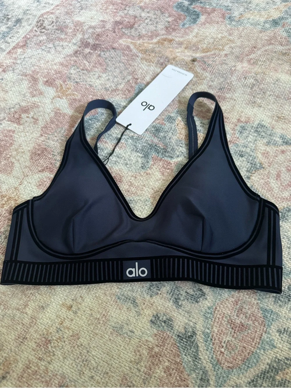 ALO Yoga Black V-Neck Logo Elastic Sports Bralette